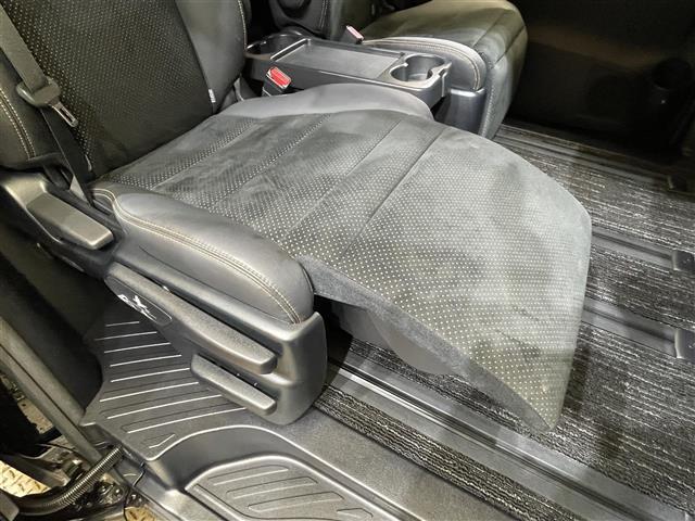 ヴェルファイア 2.5Z ゴールデンアイズ 4WD JBLプレミアムサウンドシステム パノラミックビューモニター インテリジェントパーキングアシスト2 電動ステップ トヨタセーフティセンス NAVI・AI-SHIFT 3眼LEDヘッドランプ(27枚目)