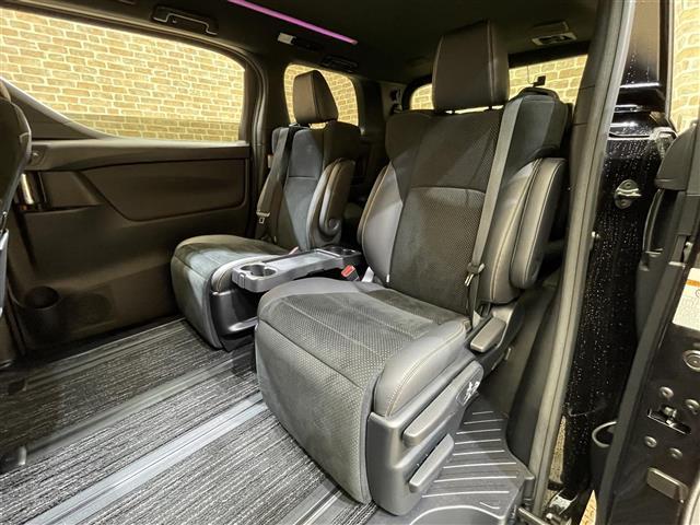 ヴェルファイア 2.5Z ゴールデンアイズ 4WD JBLプレミアムサウンドシステム パノラミックビューモニター インテリジェントパーキングアシスト2 電動ステップ トヨタセーフティセンス NAVI・AI-SHIFT 3眼LEDヘッドランプ(28枚目)