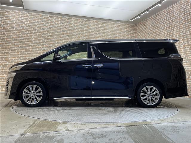 ヴェルファイア 2.5Z ゴールデンアイズ 4WD JBLプレミアムサウンドシステム パノラミックビューモニター インテリジェントパーキングアシスト2 電動ステップ トヨタセーフティセンス NAVI・AI-SHIFT 3眼LEDヘッドランプ(34枚目)