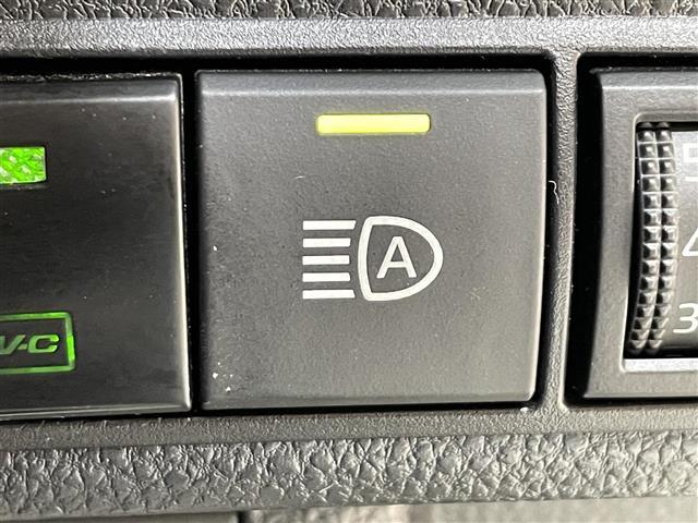 カローラツーリング ハイブリッド ダブルバイビー ワンオーナー 4WD モデリスタエアロ モデリスタガーニッシュ ヘッドアップディスプレイ トヨタセーフティセンス レーダークルーズコントロール シートヒーター ステアリングヒーター AC100V(10枚目)