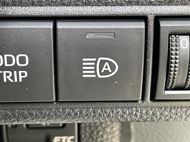 カローラツーリング ハイブリッド ダブルバイビー 4WD 寒冷地仕様 AC100V1500Wコンセント トヨタセーフティセンス プリクラッシュセーフティ レーダークルーズコントロール クリアランスソナー シートヒーター ステアリングヒーター(10枚目)