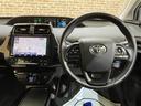 プリウス Ｓツーリングセレクション　４ＷＤ　寒冷地仕様　トヨタセーフティセンスＰ　プリクラッシュセーフティ　レーダークルーズコントロール　クリアランスソナー　横滑り防止装置　シートヒーター　純正ナビ　ＬＥＤヘッドランプ（6枚目）
