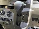 L 4WD 横滑り防止装置 アイドリングストップ ロールサンシェード フロントベンチシート ストラーダナビ ワンセグTV ETC マニュアルエアコン(10枚目)