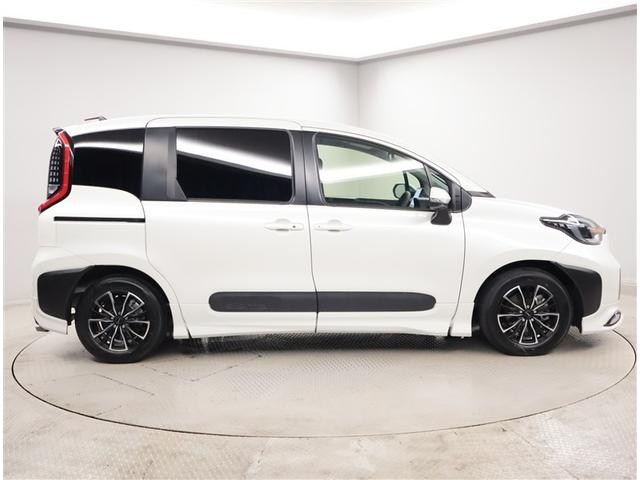 シエンタ ハイブリッドZ TSS エアバック アルミ キーレスエントリー ナビTV イモビライザー 整備記録簿 バックモニター LEDヘッドライト ETC車載器 横滑り防止 スマートキー オートエアコン サイドエアバッグ(4枚目)