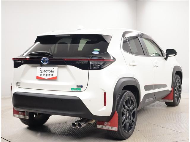 ヤリスクロス ハイブリッドＺ　ドライブレコーダ　インテリジェントキー　アルミホイル　ＬＥＤライト　リアカメラ　クルーズコントロール　整備記録簿　横滑り防止システム　ナビＴＶ　メモリーナビゲーション　電動シ－ト　パワステ　キーフリー（3枚目）