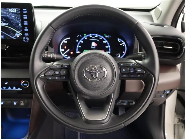 ヤリスクロス ハイブリッドＺ　ドライブレコーダ　インテリジェントキー　アルミホイル　ＬＥＤライト　リアカメラ　クルーズコントロール　整備記録簿　横滑り防止システム　ナビＴＶ　メモリーナビゲーション　電動シ－ト　パワステ　キーフリー（6枚目）