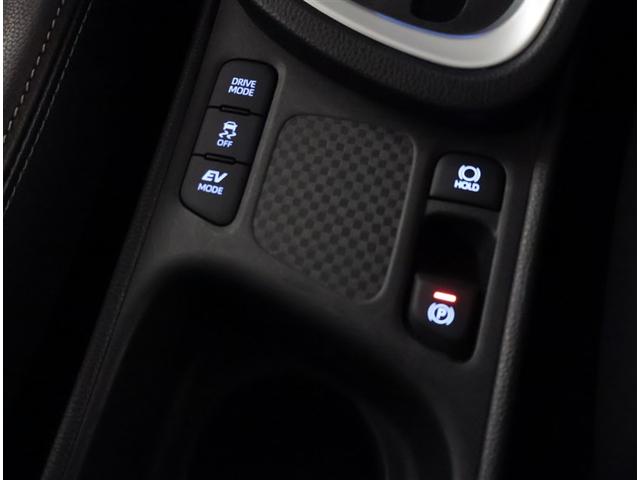 ヤリスクロス ハイブリッドＺ　ドライブレコーダ　インテリジェントキー　アルミホイル　ＬＥＤライト　リアカメラ　クルーズコントロール　整備記録簿　横滑り防止システム　ナビＴＶ　メモリーナビゲーション　電動シ－ト　パワステ　キーフリー（13枚目）