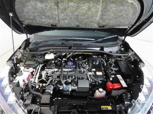 車にとって、とても大切な部分のエンジンルーム。綺麗に清掃済みで安心です。