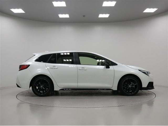 カローラツーリング アクティブスポーツ　トヨタ認定中古車・ワンオーナー・純正１０．５インチディスプレイオーディオ＆ナビゲーション・バックモニター・ＬＥＤヘッドライト・シート＆ステアリングヒーター・純正１７インチアルミホイール（5枚目）