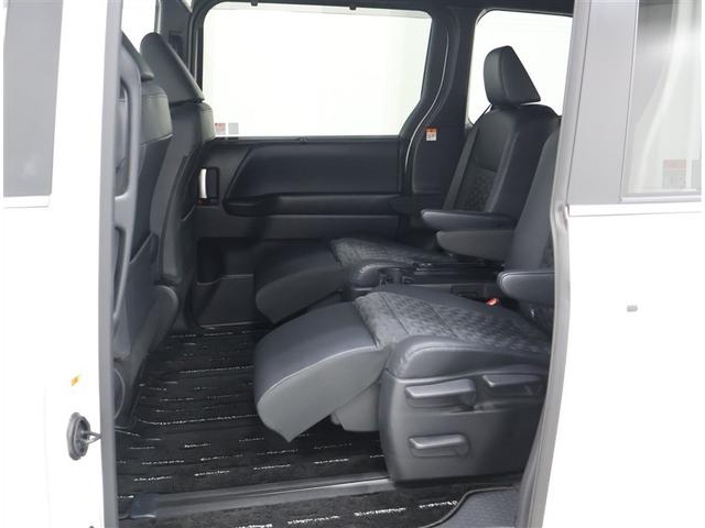 ヴォクシー ハイブリッドＳ－Ｚ　トヨタ認定中古車・ワンオーナー・純正１０．５インチディスプレイオーディオ＆ナビゲーション・バックモニター・両側パワースライドドア・ＬＥＤヘッドライト・快適利便パッケージ・純正１７インチアルミホイール（20枚目）