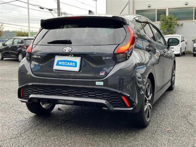 アクア ＧＲスポーツ　保証書／ディスプレイオーディオ＋ナビ１０インチ／トヨタセーフティセンス／シートヒーター　前席／パノラミックビューモニター／車線逸脱防止支援システム／シート　ハーフレザー　衝突被害軽減システム　ドラレコ（3枚目）