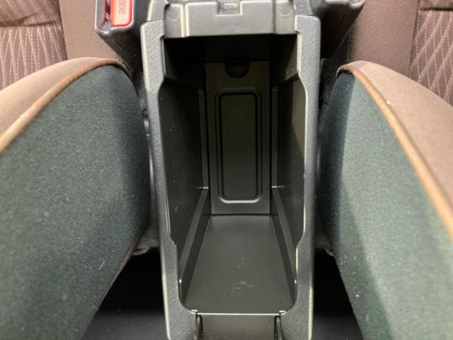 アクア G 新品タイヤ/保証書/純正 SDナビ/シートヒーター 前席/ヘッドランプ HID/Bluetooth接続/ETC/EBD付ABS/横滑り防止装置/フルセグTV/DVD/エアバッグ 運転席 DVD再生(39枚目)