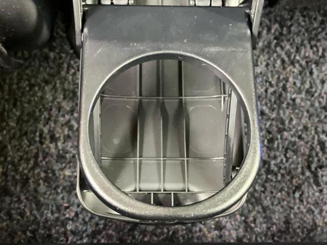 アクア G 新品タイヤ/保証書/純正 SDナビ/シートヒーター 前席/ヘッドランプ HID/Bluetooth接続/ETC/EBD付ABS/横滑り防止装置/フルセグTV/DVD/エアバッグ 運転席 DVD再生(56枚目)