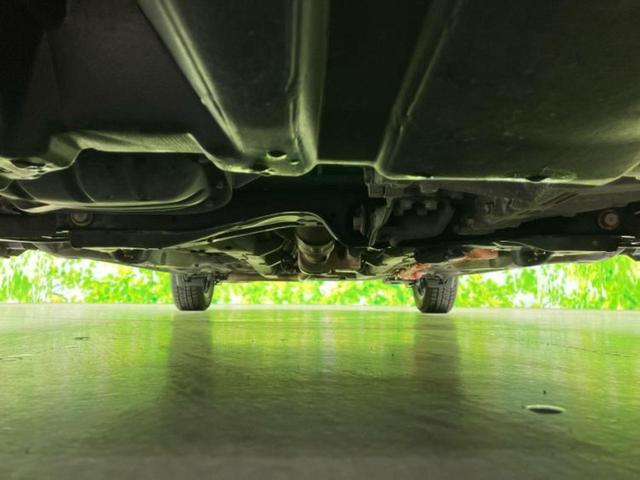 アクア G 新品タイヤ/保証書/純正 SDナビ/シートヒーター 前席/ヘッドランプ HID/Bluetooth接続/ETC/EBD付ABS/横滑り防止装置/フルセグTV/DVD/エアバッグ 運転席 DVD再生(61枚目)