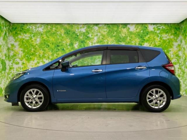 ノート eパワーメダリスト 保証書/純正 SDナビ/衝突安全装置/車線逸脱防止支援システム/シート ハーフレザー/ドライブレコーダー 純正/ヘッドランプ HID/Bluetooth接続/ETC/EBD付ABS/横滑り防止装置(2枚目)