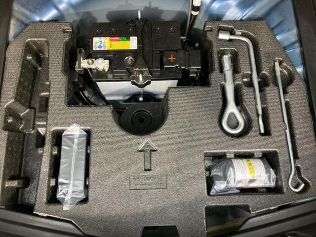 ノート eパワーメダリスト 保証書/純正 SDナビ/衝突安全装置/車線逸脱防止支援システム/シート ハーフレザー/ドライブレコーダー 純正/ヘッドランプ HID/Bluetooth接続/ETC/EBD付ABS/横滑り防止装置(28枚目)