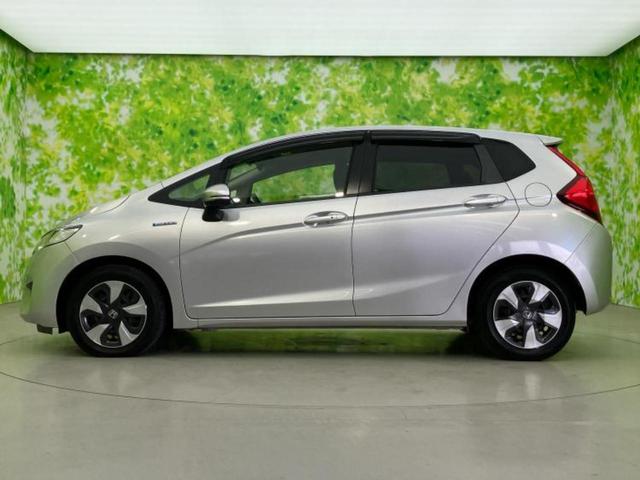 フィットハイブリッド ハイブリッド・Ｆパッケージ　保証書／純正　ＳＤナビ／パーキングアシスト　バックガイド／ドライブレコーダー　社外／Ｂｌｕｅｔｏｏｔｈ接続／ＥＴＣ／ＥＢＤ付ＡＢＳ／横滑り防止装置／アイドリングストップ／バックモニター　バックカメラ（2枚目）