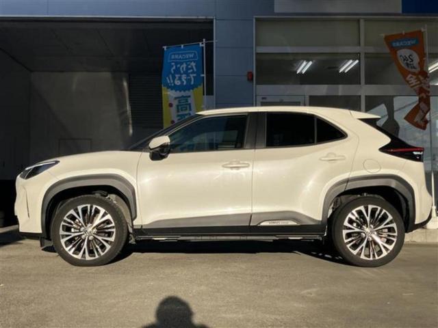 ヤリスクロス ハイブリッドＺ　新品タイヤ／保証書／ディスプレイオーディオ／トヨタセーフティセンス／シートヒーター／車線逸脱防止支援システム／シート　ハーフレザー／ヘッドランプ　ＬＥＤ／ＵＳＢジャック／Ｂｌｕｅｔｏｏｔｈ接続　ＥＴＣ（2枚目）