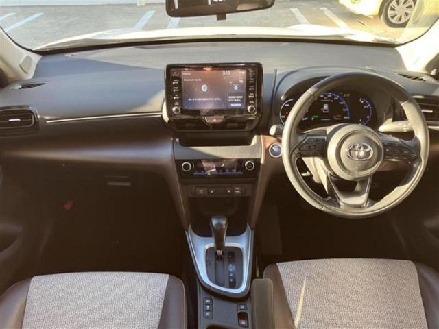 ヤリスクロス ハイブリッドＺ　新品タイヤ／保証書／ディスプレイオーディオ／トヨタセーフティセンス／シートヒーター／車線逸脱防止支援システム／シート　ハーフレザー／ヘッドランプ　ＬＥＤ／ＵＳＢジャック／Ｂｌｕｅｔｏｏｔｈ接続　ＥＴＣ（4枚目）