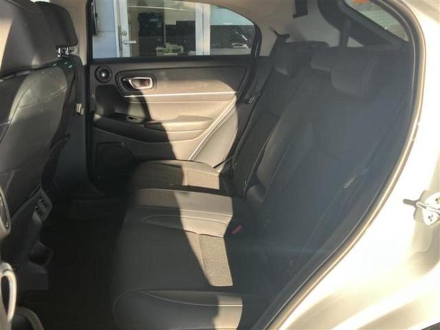 ヤリスクロス ハイブリッドＺ　新品タイヤ／保証書／ディスプレイオーディオ／トヨタセーフティセンス／シートヒーター／車線逸脱防止支援システム／シート　ハーフレザー／ヘッドランプ　ＬＥＤ／ＵＳＢジャック／Ｂｌｕｅｔｏｏｔｈ接続　ＥＴＣ（7枚目）