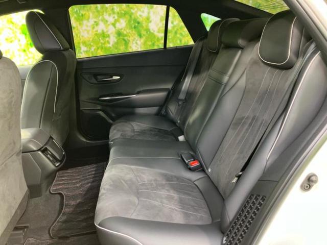 クラウンハイブリッド ＲＳアドバンス　保証書／純正　ＳＤナビ／トヨタセーフティセンス／シートヒーター　前席／全方位モニター／車線逸脱防止支援システム／シート　合皮／パーキングアシスト　自動操舵／ヘッドランプ　ＬＥＤ／ＵＳＢジャック　ＥＴＣ（8枚目）