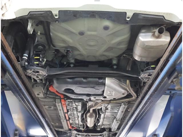 アクア Ｇ　ＶＳＣ　衝突軽減ブレーキ　メモリナビ　バックモニター　ＬＥＤ　クルーズコントロール　スマートキー　ＥＴＣ車載器　ＡＣ１００Ｖ　フルセグＴＶ　ナビＴＶ　パワーウィンドウ　イモビライザー　サイドエアバック（21枚目）