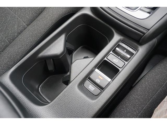 ｅ：ＨＥＶ　Ｘ　メモリーナビ　フルセグＴＶ　ＣＤ　ＤＶＤ　Ｂｌｕｅｔｏｏｔｈ　バックカメラＥＴＣ　レーダークルーズコントロール　衝突軽減ブレーキ　前後ドライブレコーダー　ＬＥＤヘッドライト(24枚目)