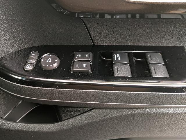 Ｎ－ＢＯＸカスタム Ｇ・Ｌターボホンダセンシング　純正ナビ　ＣＤ　ＤＶＤ　Ｂｌｕｅｔｏｏｔｈ　フルセグＴＶ　Ｂカメラ　ＥＴＣ　シートヒーター　両側パワースライドドア　レーンアシスト　横滑り防止　衝突被害軽減ブレーキ　レーダークルーズコントロール（32枚目）