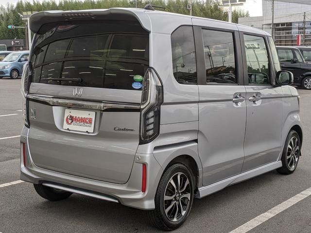 Ｎ－ＢＯＸカスタム Ｇ・Ｌホンダセンシング　片側パワースライドドア　純正ナビ　ＣＤ　ＤＶＤ　ｂｌｕｅｔｏｏｔｈ　フルセグＴＶ　バックカメラ　ＥＴＣ　前後ドライブレコーダー　衝突被害軽減ブレーキ　ＬＥＤヘッドライト　フォグランプ（6枚目）