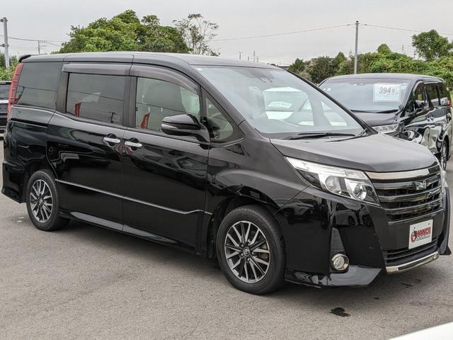 ノア Ｓｉ　ダブルバイビー　両側パワースライドドア　純正フリップダウンモニター　純正ナビ　バックカメラ　ｂｌｕｅｔｏｏｔｈ　ＣＤ　ＤＶＤフルセグＴＶ　ＥＴＣ　クルーズコントロール　衝突軽減ブレーキ（4枚目）