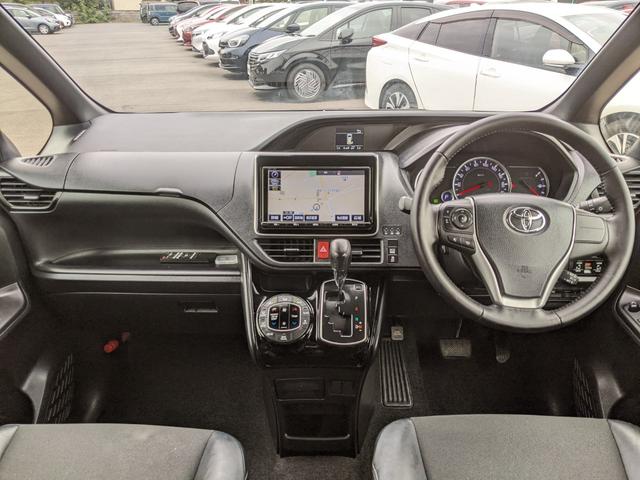 ノア Ｓｉ　ダブルバイビー　両側パワースライドドア　純正フリップダウンモニター　純正ナビ　バックカメラ　ｂｌｕｅｔｏｏｔｈ　ＣＤ　ＤＶＤフルセグＴＶ　ＥＴＣ　クルーズコントロール　衝突軽減ブレーキ（10枚目）