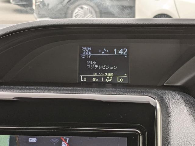 ノア Ｓｉ　ダブルバイビー　両側パワースライドドア　純正フリップダウンモニター　純正ナビ　バックカメラ　ｂｌｕｅｔｏｏｔｈ　ＣＤ　ＤＶＤフルセグＴＶ　ＥＴＣ　クルーズコントロール　衝突軽減ブレーキ（15枚目）