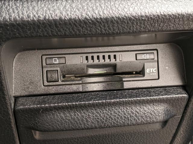 ノア Ｓｉ　ダブルバイビー　両側パワースライドドア　純正フリップダウンモニター　純正ナビ　バックカメラ　ｂｌｕｅｔｏｏｔｈ　ＣＤ　ＤＶＤフルセグＴＶ　ＥＴＣ　クルーズコントロール　衝突軽減ブレーキ（25枚目）