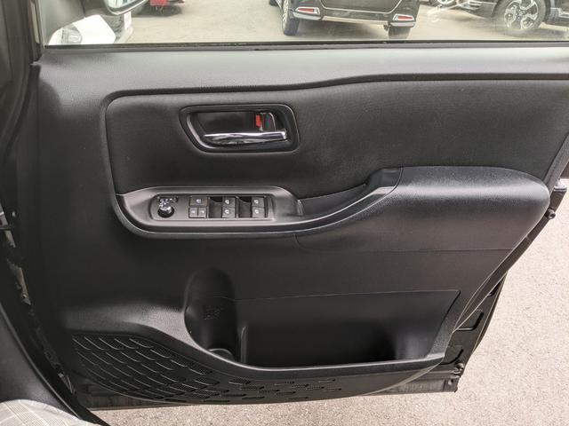 ノア Ｓｉ　ダブルバイビー　両側パワースライドドア　純正フリップダウンモニター　純正ナビ　バックカメラ　ｂｌｕｅｔｏｏｔｈ　ＣＤ　ＤＶＤフルセグＴＶ　ＥＴＣ　クルーズコントロール　衝突軽減ブレーキ（26枚目）