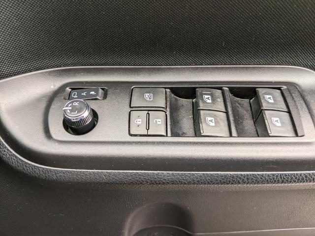ノア Ｓｉ　ダブルバイビー　両側パワースライドドア　純正フリップダウンモニター　純正ナビ　バックカメラ　ｂｌｕｅｔｏｏｔｈ　ＣＤ　ＤＶＤフルセグＴＶ　ＥＴＣ　クルーズコントロール　衝突軽減ブレーキ（28枚目）