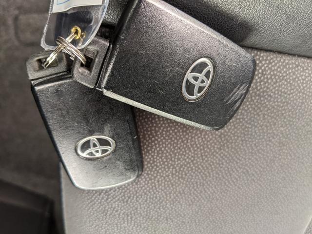 ノア Ｓｉ　ダブルバイビー　両側パワースライドドア　純正フリップダウンモニター　純正ナビ　バックカメラ　ｂｌｕｅｔｏｏｔｈ　ＣＤ　ＤＶＤフルセグＴＶ　ＥＴＣ　クルーズコントロール　衝突軽減ブレーキ（30枚目）
