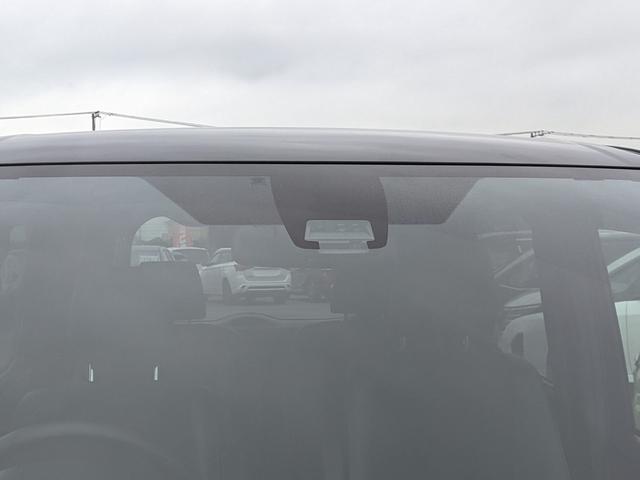 ノア Ｓｉ　ダブルバイビー　両側パワースライドドア　純正フリップダウンモニター　純正ナビ　バックカメラ　ｂｌｕｅｔｏｏｔｈ　ＣＤ　ＤＶＤフルセグＴＶ　ＥＴＣ　クルーズコントロール　衝突軽減ブレーキ（55枚目）