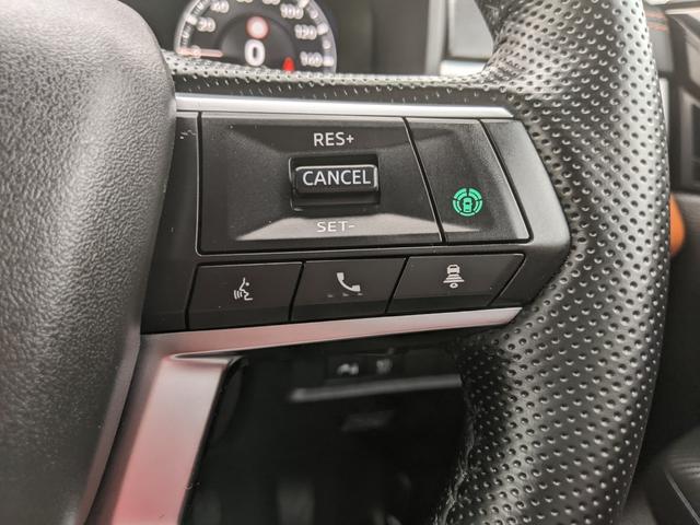 アウトランダーＰＨＥＶ Ｐ　純正ナビ　パノラミックビューモニター　ｂｌｕｅｔｏｏｔｈ　フルセグＴＶ　前席シートヒーター　　　　　ドライブレコーダー　ＥＴＣ２．０　ＬＥＤヘッドライト純正２０インチアルミホイール（13枚目）