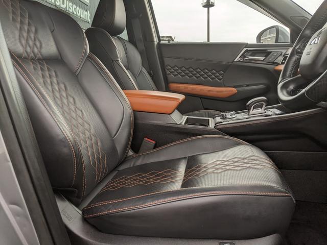 アウトランダーＰＨＥＶ Ｐ　純正ナビ　パノラミックビューモニター　ｂｌｕｅｔｏｏｔｈ　フルセグＴＶ　前席シートヒーター　　　　　ドライブレコーダー　ＥＴＣ２．０　ＬＥＤヘッドライト純正２０インチアルミホイール（34枚目）