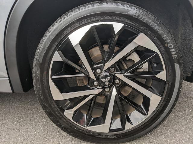 アウトランダーＰＨＥＶ Ｐ　純正ナビ　パノラミックビューモニター　ｂｌｕｅｔｏｏｔｈ　フルセグＴＶ　前席シートヒーター　　　　　ドライブレコーダー　ＥＴＣ２．０　ＬＥＤヘッドライト純正２０インチアルミホイール（55枚目）