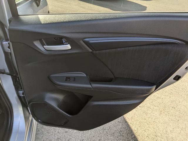 シャトル ハイブリッド　ホンダセンシング　社外ナビ　バックカメラ　ｂｌｕｅｔｏｏｔｈ　ワンセグＴＶ　衝突軽減ブレーキコーナーセンサー　ＥＴＣ　レーンアシスト　電動格納ミラー　スマートキー　プッシュスタート（33枚目）