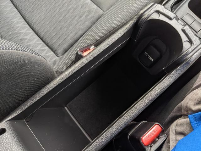 アクア Ｇ　純正ナビ　Ｂカメラ　Ｂｌｕｅｔｏｏｔｈ　衝突被害軽減ブレーキ　横滑り防止　レーンアシスト　前ドラレコ　ＥＴＣ　クルーズコントロール　スマートキー　ＬＥＤヘッドライト　オートライト（22枚目）