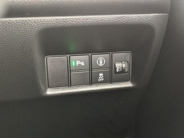 フィット ｅ：ＨＥＶベーシック　モデュロエアロ　純正ナビ　バックカメラ　ｂｌｕｅｔｏｏｔｈ　ＣＤ　ＤＶＤ　衝突被害軽減ブレーキ　ＥＴＣ　ホンダセンシングＬＥＤヘッドライト　コーナーセンサー（27枚目）