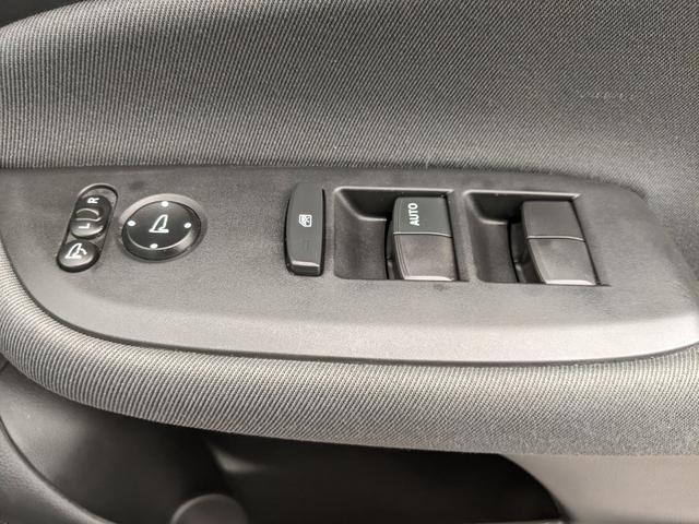 フィット ｅ：ＨＥＶベーシック　モデュロエアロ　純正ナビ　バックカメラ　ｂｌｕｅｔｏｏｔｈ　ＣＤ　ＤＶＤ　衝突被害軽減ブレーキ　ＥＴＣ　ホンダセンシングＬＥＤヘッドライト　コーナーセンサー（31枚目）