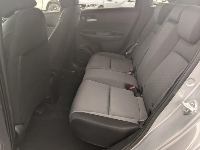 フィット ｅ：ＨＥＶベーシック　モデュロエアロ　純正ナビ　バックカメラ　ｂｌｕｅｔｏｏｔｈ　ＣＤ　ＤＶＤ　衝突被害軽減ブレーキ　ＥＴＣ　ホンダセンシングＬＥＤヘッドライト　コーナーセンサー（46枚目）