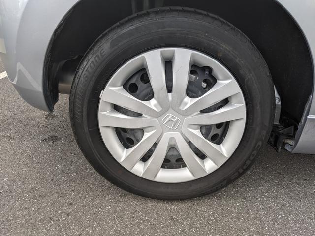 フィット ｅ：ＨＥＶベーシック　モデュロエアロ　純正ナビ　バックカメラ　ｂｌｕｅｔｏｏｔｈ　ＣＤ　ＤＶＤ　衝突被害軽減ブレーキ　ＥＴＣ　ホンダセンシングＬＥＤヘッドライト　コーナーセンサー（53枚目）