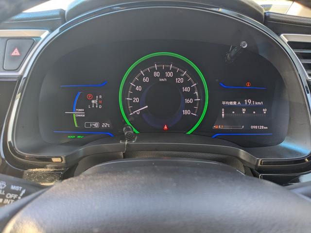 シャトル ハイブリッドＸ　ナビ　ＣＤ　ＤＶＤ　Ｂｌｕｅｔｏｏｔｈ　バックカメラ　フルセグ　衝突軽減ブレーキ　横滑り防止　クルーズコントロール　電動格納ミラー　オートライト　プッシュスタート　スマートキー　ＬＥＤヘッドライト（16枚目）