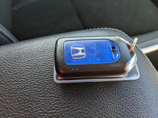 シャトル ハイブリッドＸ　ナビ　ＣＤ　ＤＶＤ　Ｂｌｕｅｔｏｏｔｈ　バックカメラ　フルセグ　衝突軽減ブレーキ　横滑り防止　クルーズコントロール　電動格納ミラー　オートライト　プッシュスタート　スマートキー　ＬＥＤヘッドライト（30枚目）