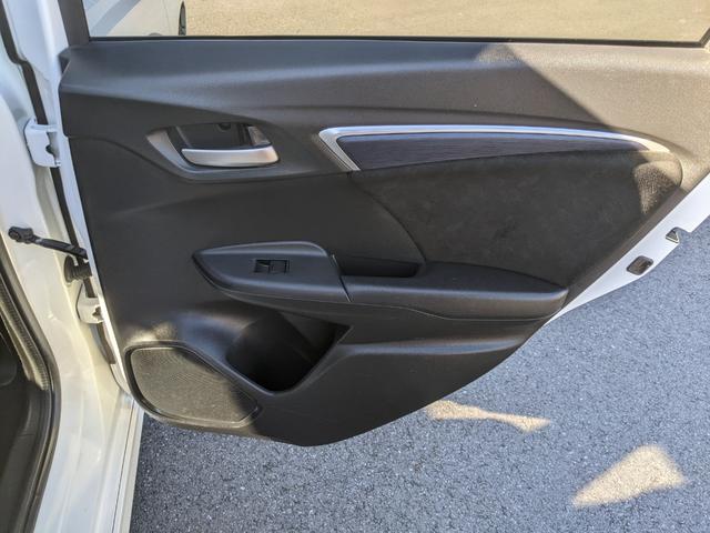 シャトル ハイブリッドＸ　ナビ　ＣＤ　ＤＶＤ　Ｂｌｕｅｔｏｏｔｈ　バックカメラ　フルセグ　衝突軽減ブレーキ　横滑り防止　クルーズコントロール　電動格納ミラー　オートライト　プッシュスタート　スマートキー　ＬＥＤヘッドライト（32枚目）