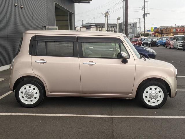 アルトラパンショコラ Ｘ　ナビ　ワンセグＴＶ　アイドリングＳＴＯＰ　電動格納ドアミラー　Ｂｌｕｅｔｏｏｔｈ付　ＨＩＤヘッドライト　スマートキー　純正アルミホイール　ベンチシート　バックカメラ（6枚目）